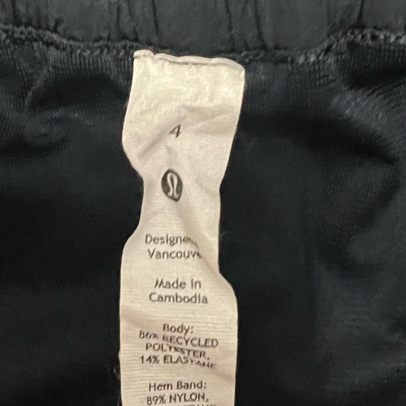 lululemon athletica Navy Hotty Hot Shorts - Picture 2 of 3